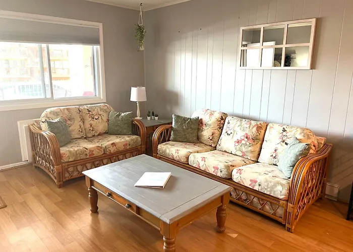 Spacious 3-bedroom Ocean Block In North Ocean Steps To The * Ocean City