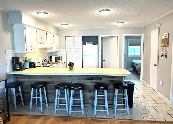 Spacious 3-bedroom Ocean Block In North Ocean Steps To The * Ocean City