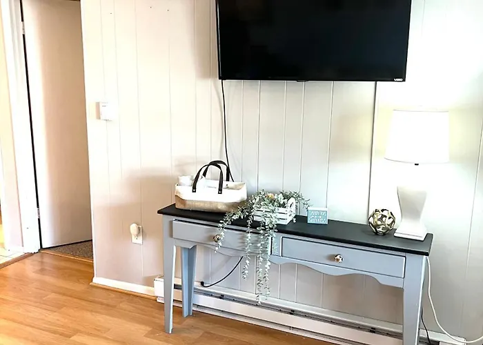 Spacious 3-bedroom Ocean Block In North Ocean Steps To The * Ocean City